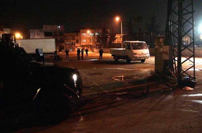 Adana'da karakolun arkasına el yapımı patlayıcı atıldı