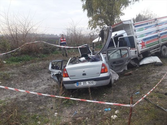 Osmaniye'de kamyonetle otomobil çarpıştı: 3 ölü, 4 yaralı
