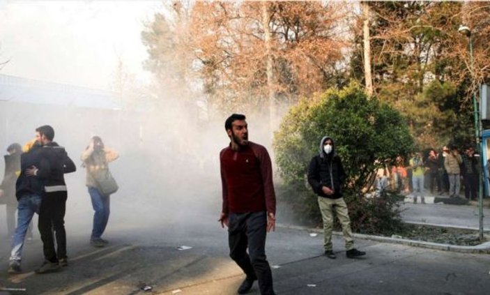 İran’da tansiyon yüksek :2 ölü