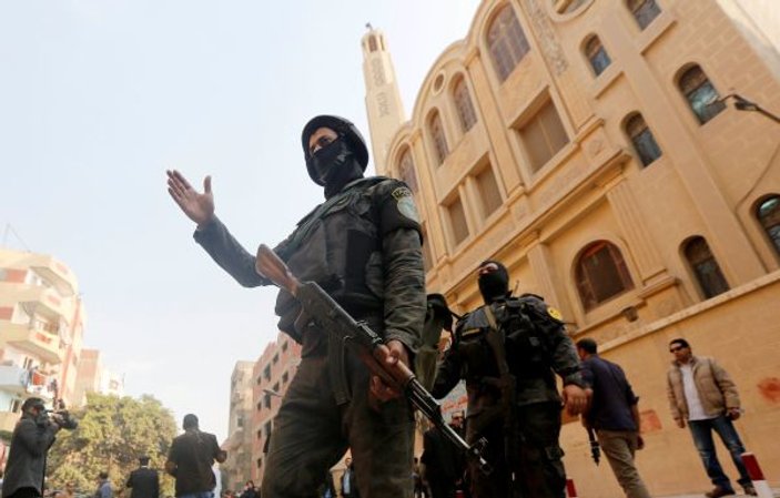Mısır’da kiliseye terör saldırısının görüntüleri