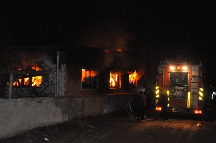 Kırşehir’de tekstil fabrikası deposunda yangın