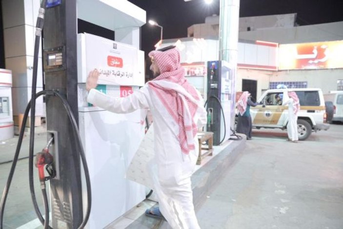 Suudi Arabistan'da benzine zam, istasyonları mühürletti