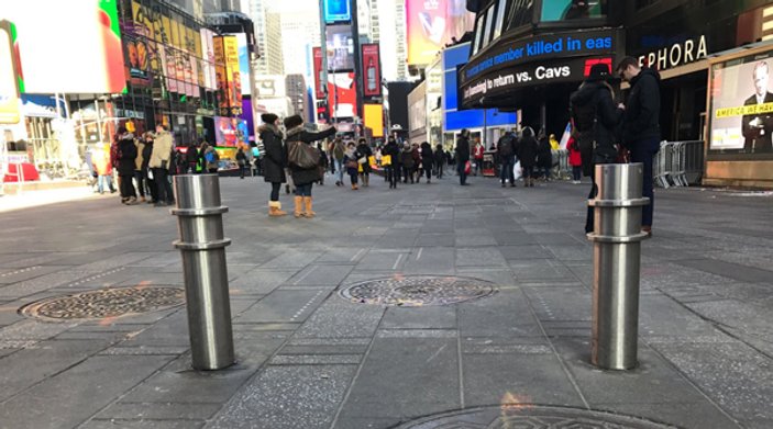 New York’ta terör saldırılarına karşı metal bariyer