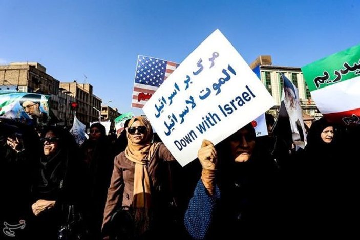 İran'da devrime bağlılık yürüyüşü