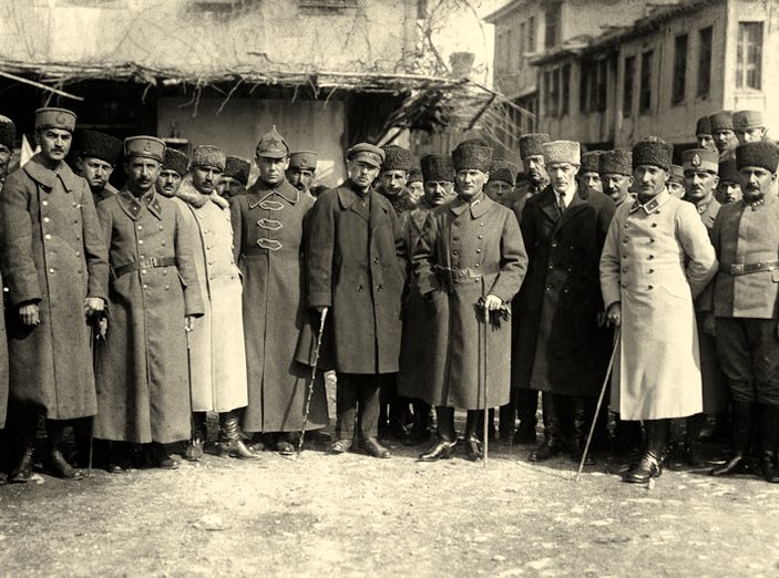 Atatürk'ün el yazısıyla Komünist Parti'nin kuruluş emri