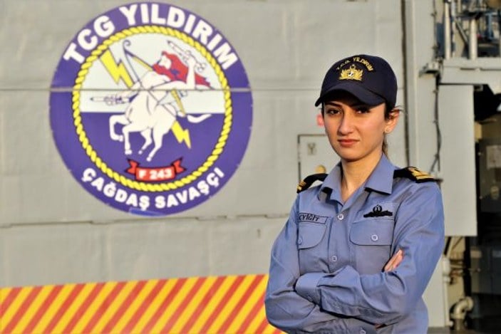 Türk savaş gemisinin tek kadın subayı