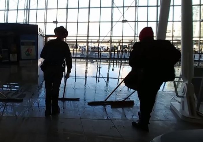 New York JFK Havalimanı'nı su bastı