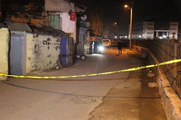 Sivas'ta çıkan bıçaklı kavgada bir kişi hayatını kaybetti