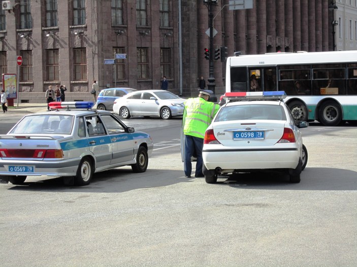 Rusya'da 10 bin polisin görevine son verildi