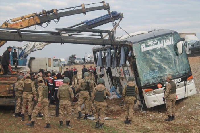 Irak'a giden yolcu otobüsü Silopi'de kaza yaptı