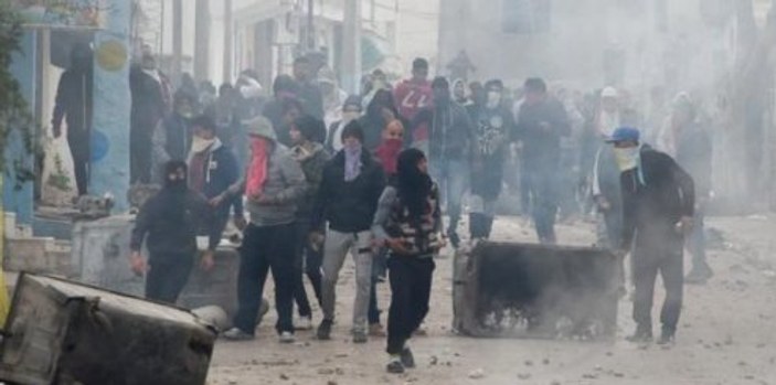 Tunus'taki hava şartları protestoları azalttı