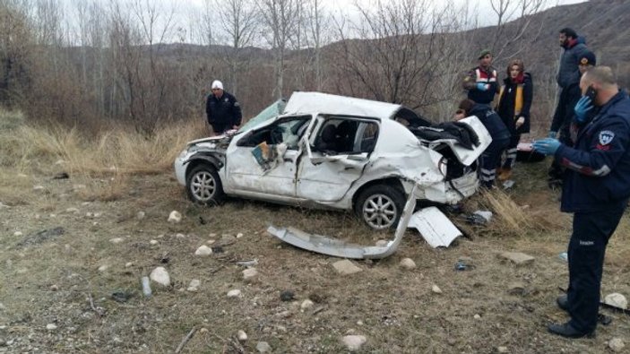 Cenaze yolunda trafik kazası: 2 ölü