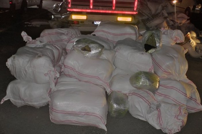 Diyarbakır'da 1 ton 30 kilogram uyuşturucu ele geçirildi
