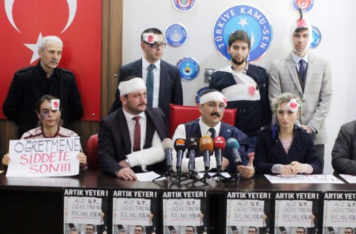 Bursa'da öğretmenlerden baltalı eylem