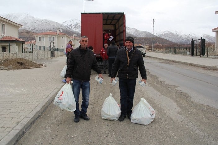 Türk Kızılayı'ndan 570 Ahıskalı aileye gıda yardımı