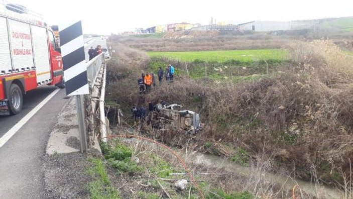 Edirne'de otomobil su kanalına uçtu: Baba ve oğlu öldü