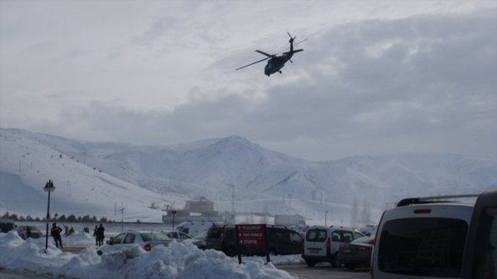 Bitlis'te askeri timin üzerine çığ düştü