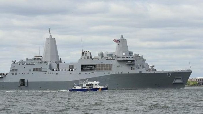 ABD donanmasının gemisi Montreal'de mahsur kaldı