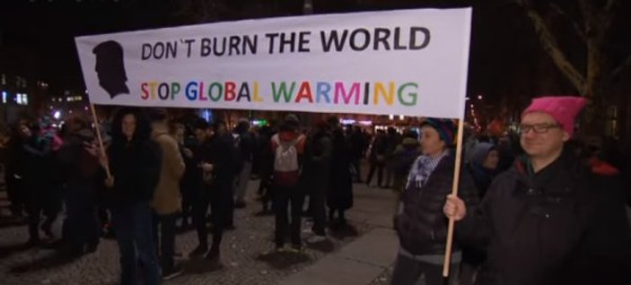 Davos'ta Trump protestosu