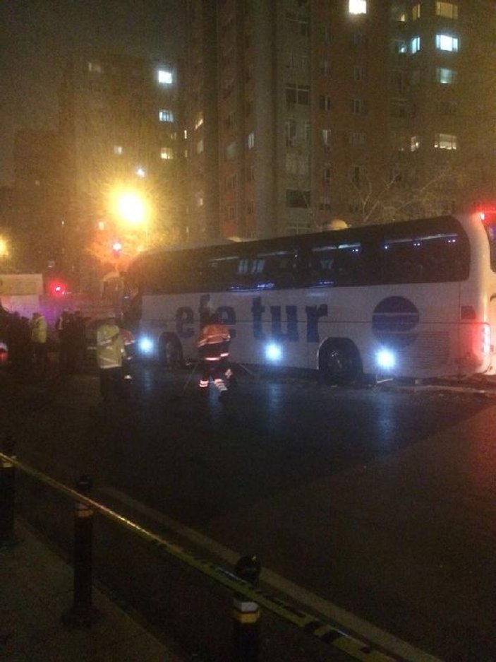 Kadıköy'de yolcu otobüsü karşı şeride geçti: 6 yaralı