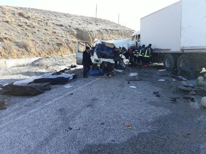 Van’da trafik kazası: 8 ölü
