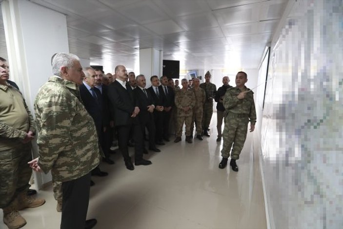 Başbakan, Hatay'da Harekat Merkezi'nde