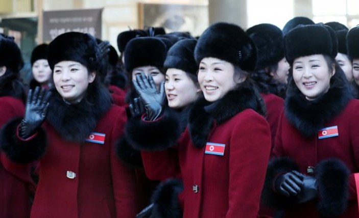 Kuzey Kore'nin ponpon kızları Güney Kore'de