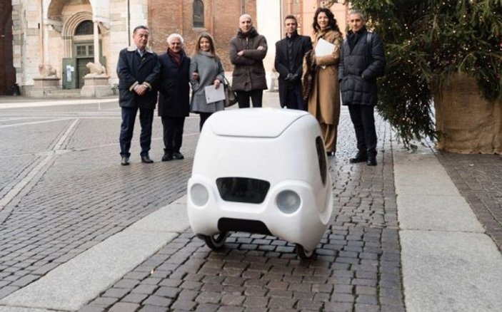 İtalyanlar kurye robot tasarladı
