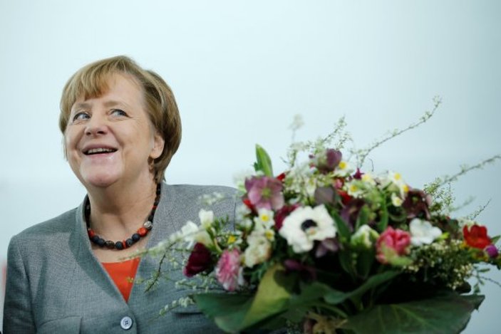 Der Spiegel: Merkel Çıplak