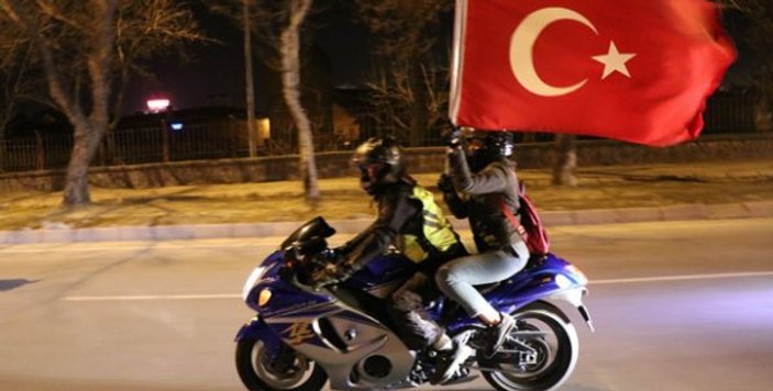 Kayseri'de motosikletçiler Mehmetçik için toplandı