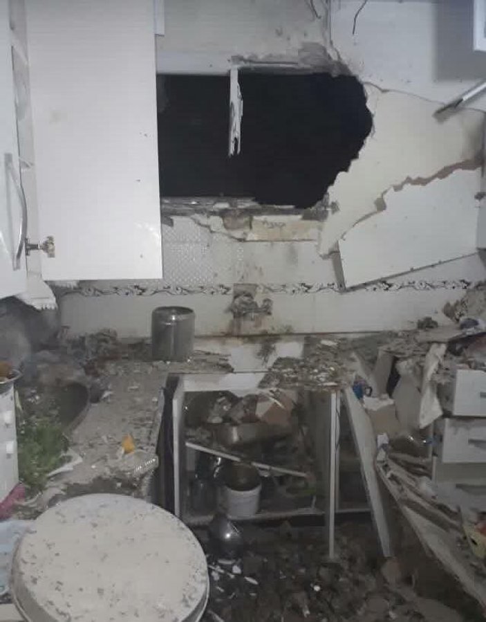 Suriye’den atılan roket evin tavanını deldi