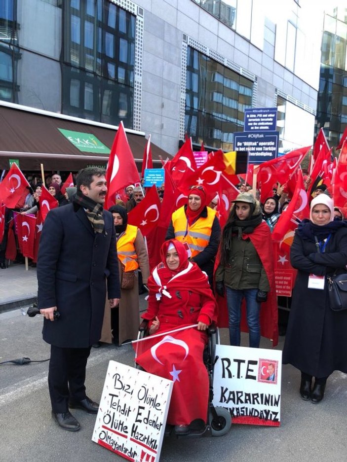 Brüksel'de UETD'den Zeytin Dalı'na destek mitingi