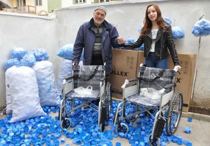 Mavi kapaklarla 98 tekerlekli sandalye aldılar
