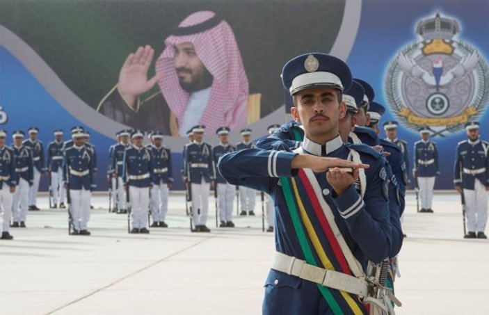 Suudi Arabistan'da Genelkurmay Başkanı emekli edildi