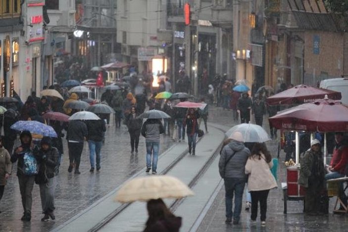 İstanbul'da sağanak ve dolu yağışı