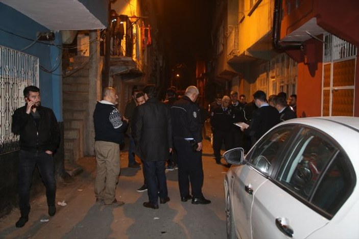 Adana'da uyuşturucu satıcısı 1 polisi yaraladı