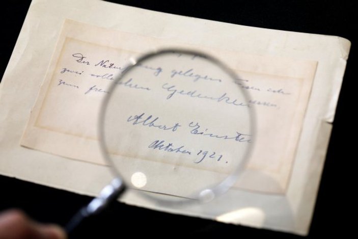 Einstein'in aşk notu satışa çıkartıldı