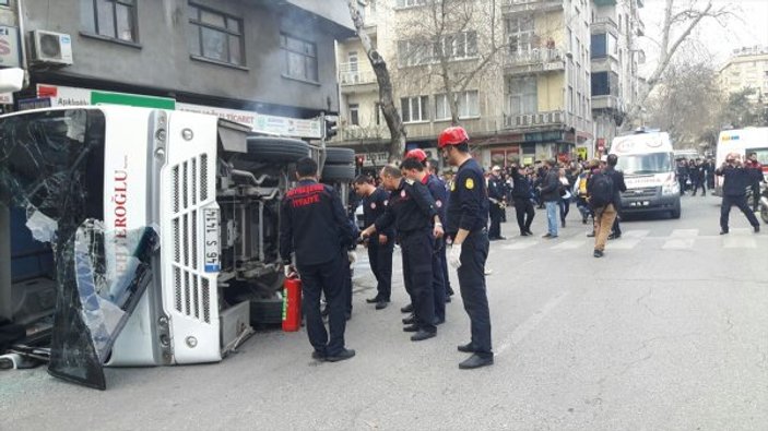 Kahramanmaraş'ta öğrenci servisi devrildi