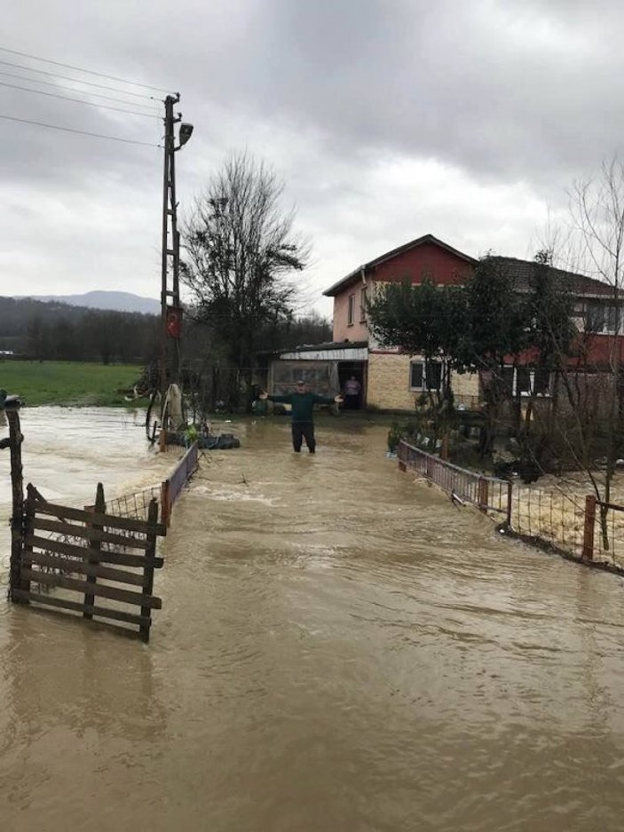 Zonguldak'ta dere taşkını: Evler sular altında kaldı