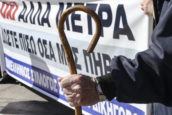 Yunanistan'da emeklilerden gösteri