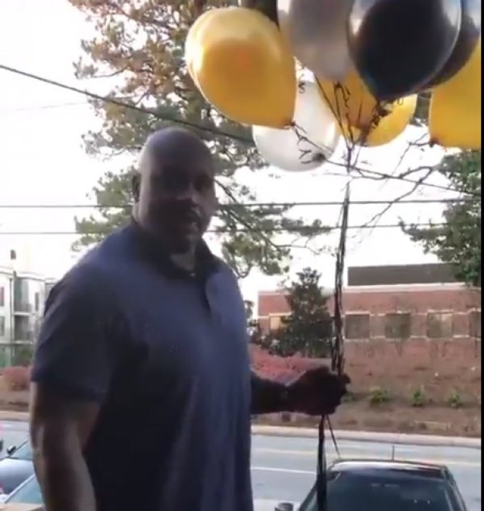 Ünlü basketbolcu balona 500 dolar yerleştirip uçurdu