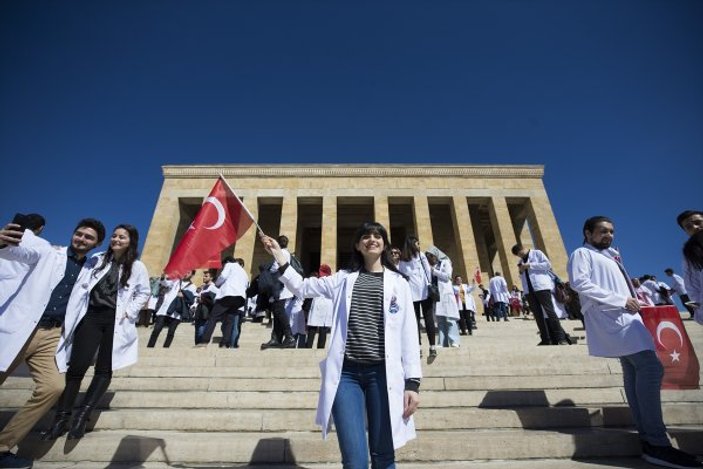 Tıp öğrencileri Türk Tabipler Birliği'nden rahatsız