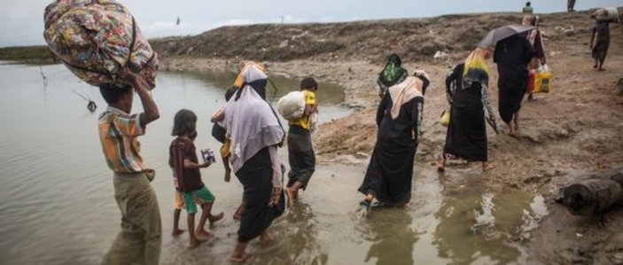 Myanmar ordusu Arakan köylerini 'askerileştiriyor'