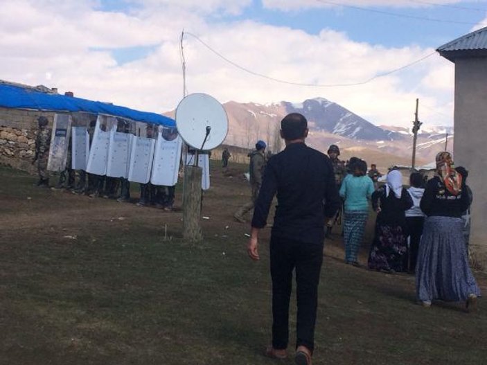 Hakkari'de elektrik sayacı gerginliği