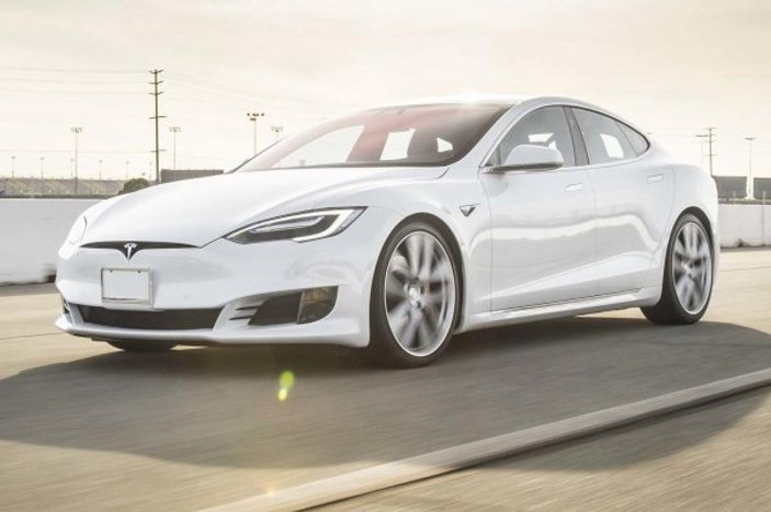 2,7 saniyede 100 kilometre hıza ulaşan Tesla Türkiye'de