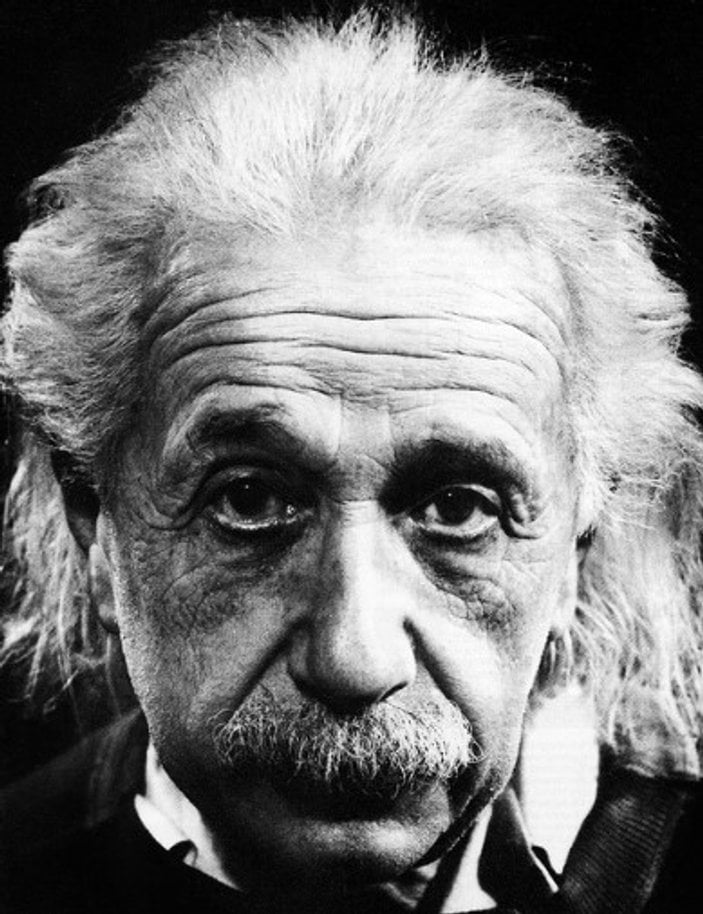 Albert Einstein kimdir
