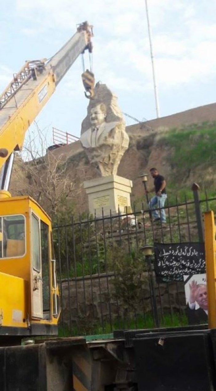 Kerkük'e dikilen Talabani'nin heykeli kaldırıldı