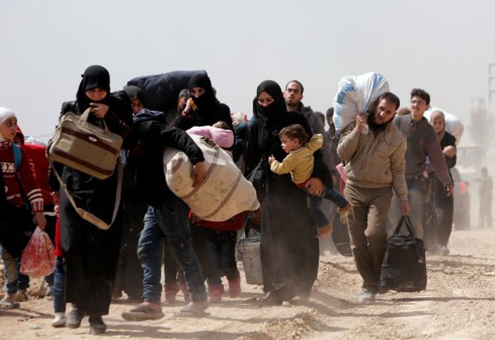 Esad rejimi sivilleri göçe zorluyor