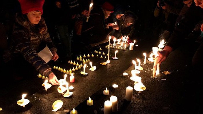 Hollanda'da 'Suriye için ışık' gösterisi