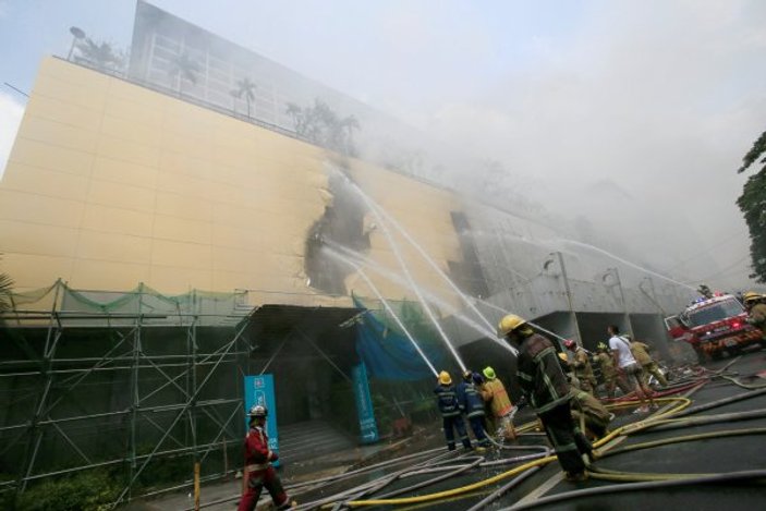 Filipinler'de otel yangını: 4 ölü